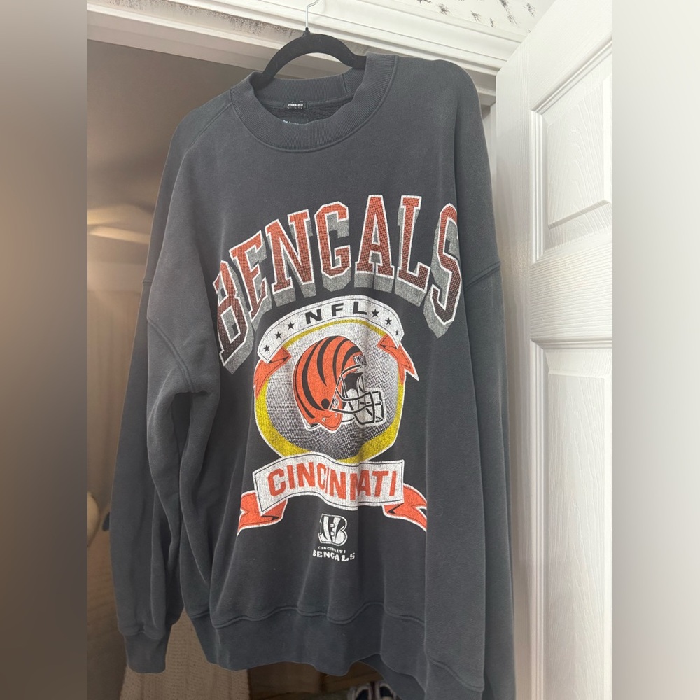 Abercrombie size XL Bengals Oversized Sweatshirt